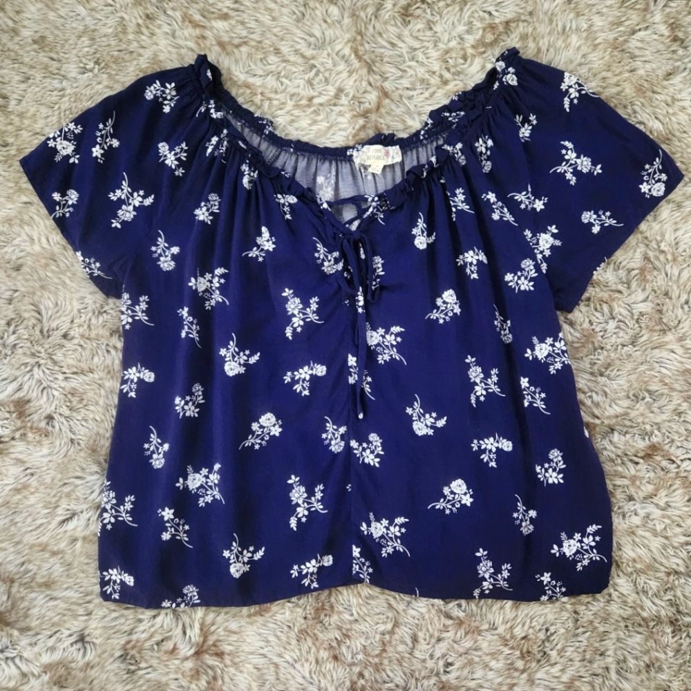 Pink Republic Lace Up V-Neck Navy Blue &‎ White Floral Short Sleeve Blouse Small